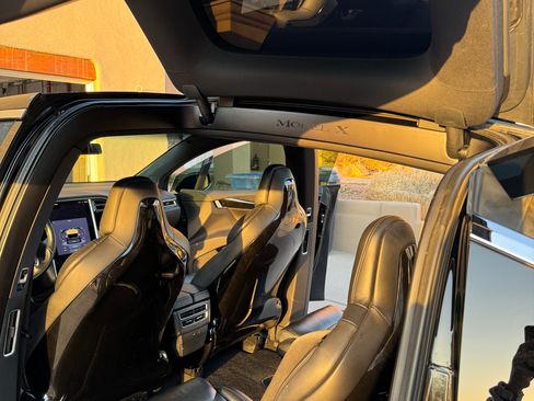 Used 2016 Tesla Model X 90D image 11