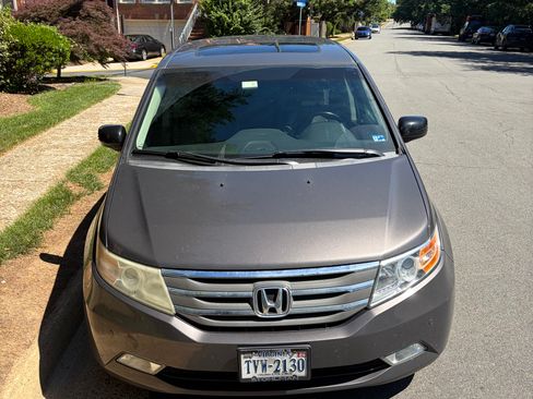 Used 2012 Honda Odyssey Touring Elite image 2