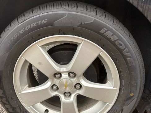 Used 2016 Chevrolet Cruze LT w/ Technology Package image 4