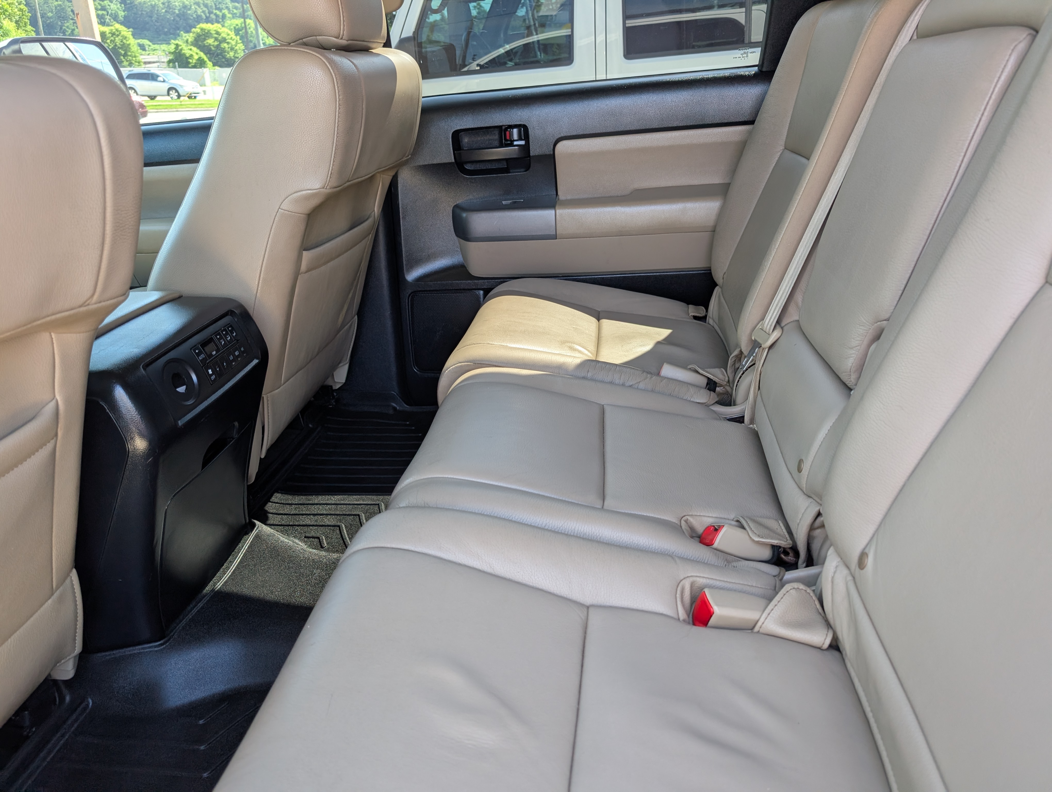 Used 2014 Toyota Sequoia SR5 w/ Premium Package AWD/4WD image 9