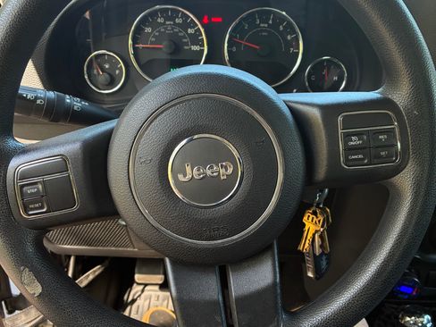 Used 2014 Jeep Wrangler Sport AWD/4WD image 19