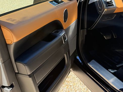Used 2019 Land Rover Range Rover Sport Supercharged AWD/4WD image 24