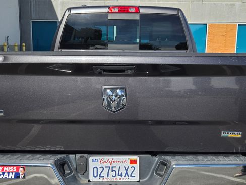 Used 2018 RAM 1500 Classic SLT image 11