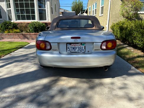 Used 2000 MAZDA MX-5 Miata LS RWD image 8