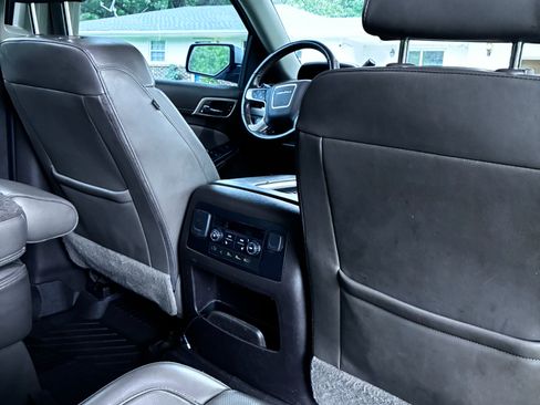 Used 2019 GMC Yukon XL Denali w/ Denali Ultimate Package AWD/4WD image 13