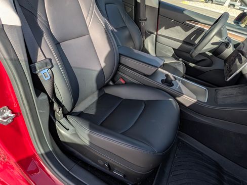 Used 2023 Tesla Model 3 Standard Range image 10