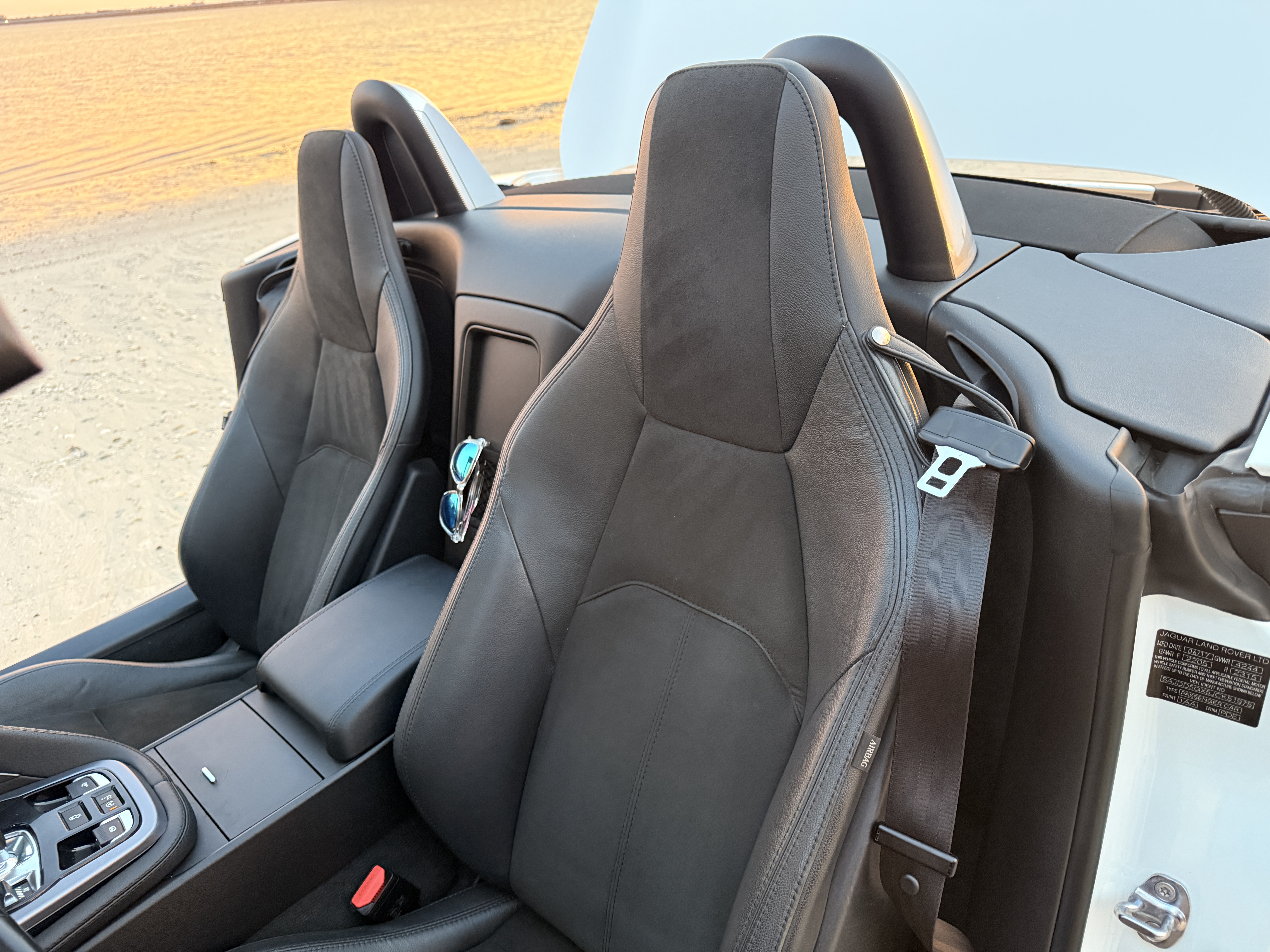 Used 2018 Jaguar F-TYPE Convertible RWD image 25