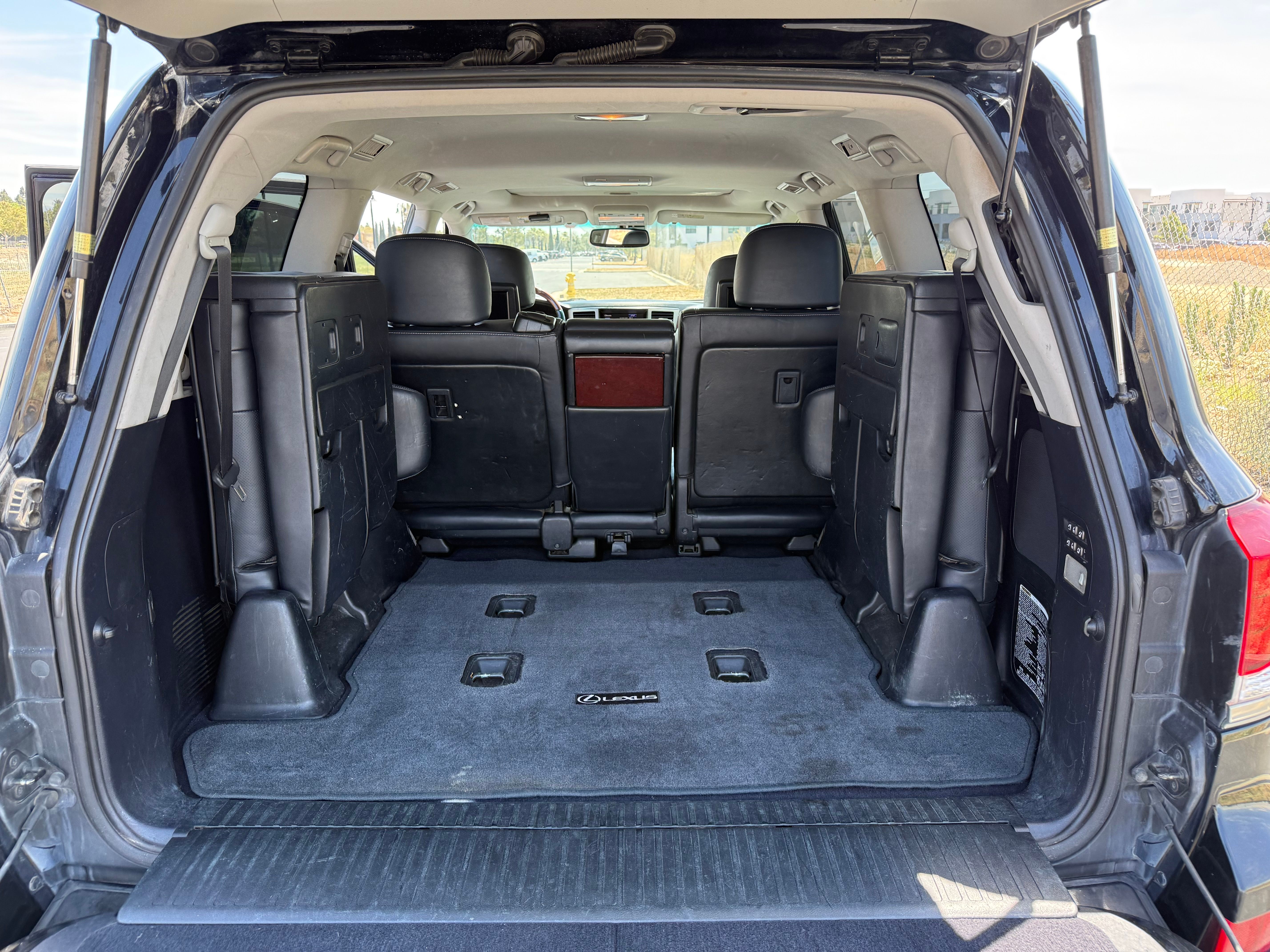 Used 2013 Lexus LX 570 4WD w/ Luxury Pkg image 27