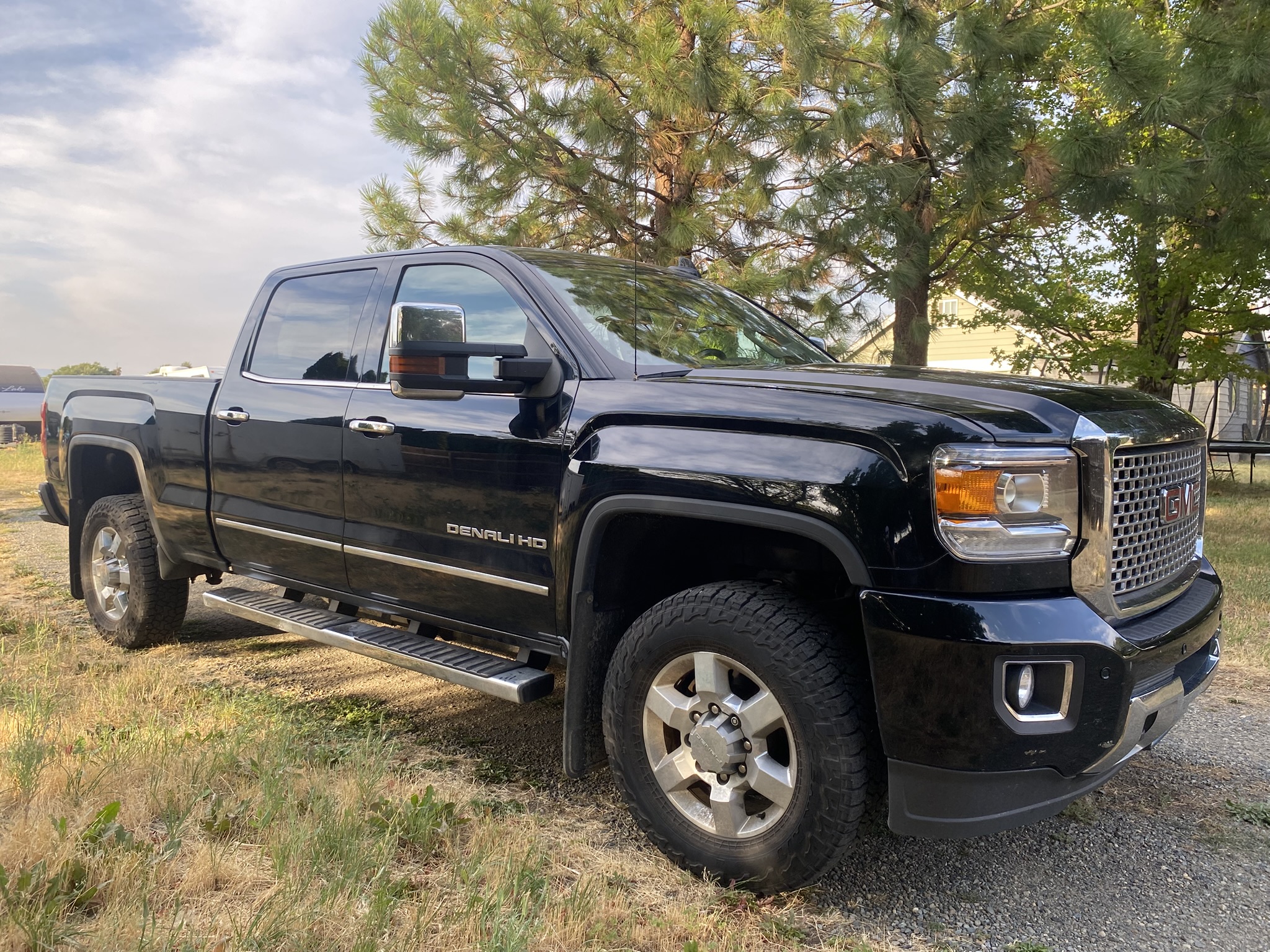 Used 2017 GMC Sierra 3500 Denali AWD/4WD image 1