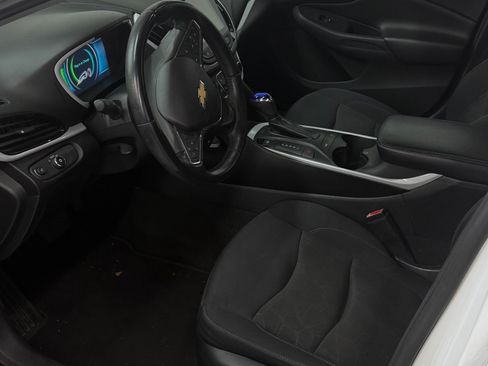 Used 2017 Chevrolet Volt LT FWD image 5