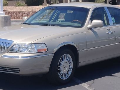 Used 2010 Lincoln Town Car Signature Limited