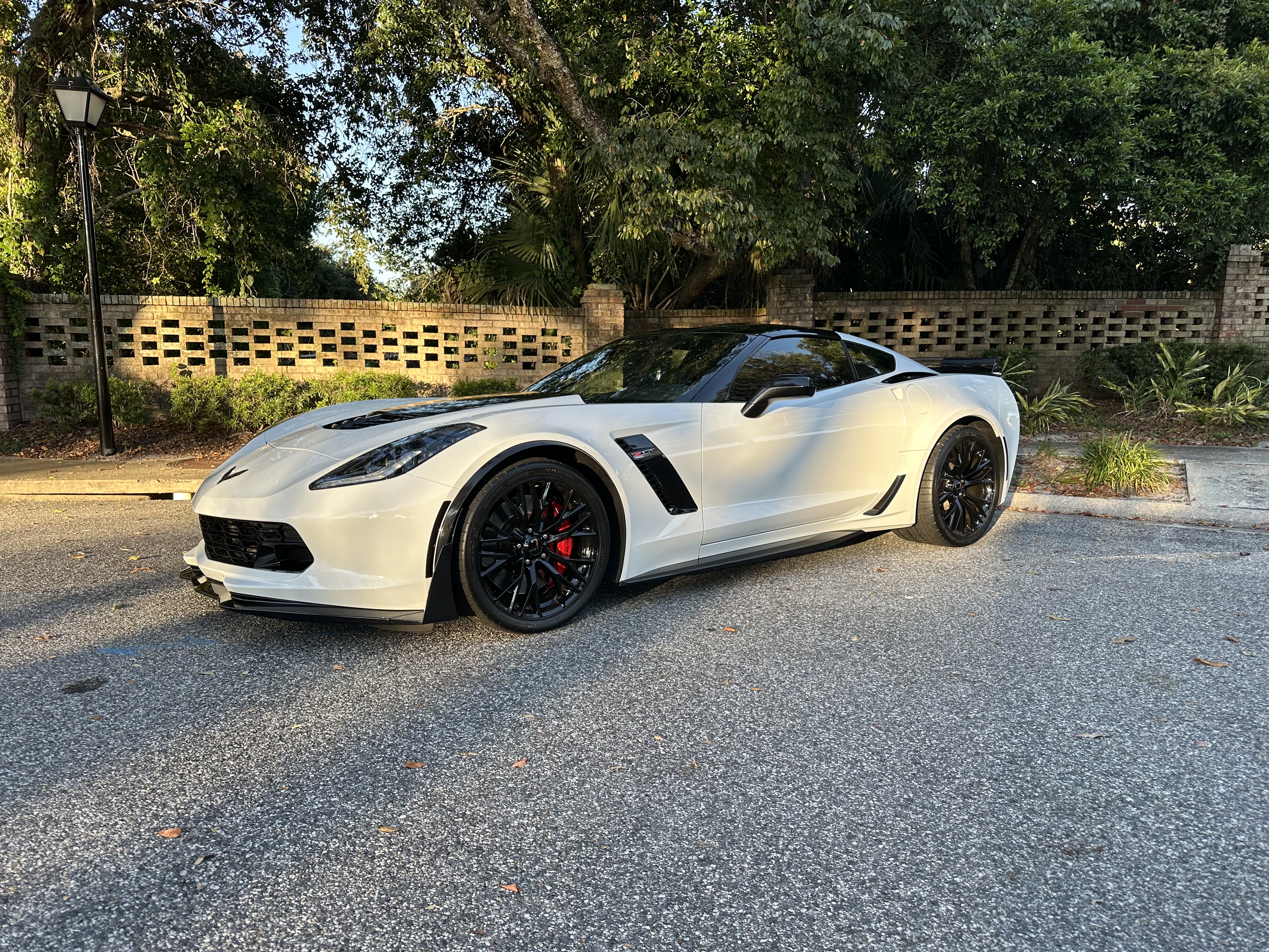 Used 2019 Chevrolet Corvette Z06 RWD image 1