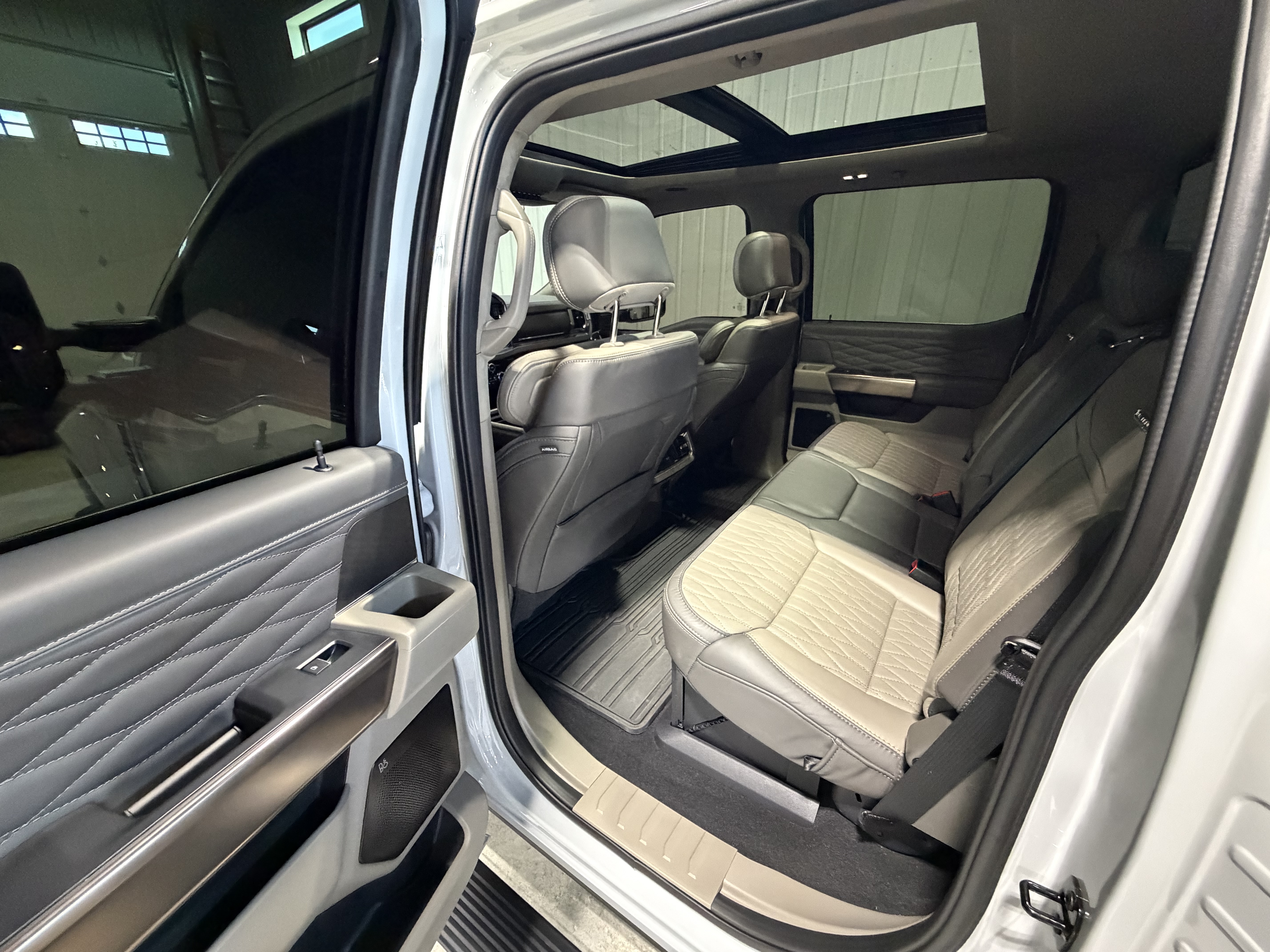 Used 2026 Ford F450 Platinum w/ Platinum Plus Package AWD/4WD image 19
