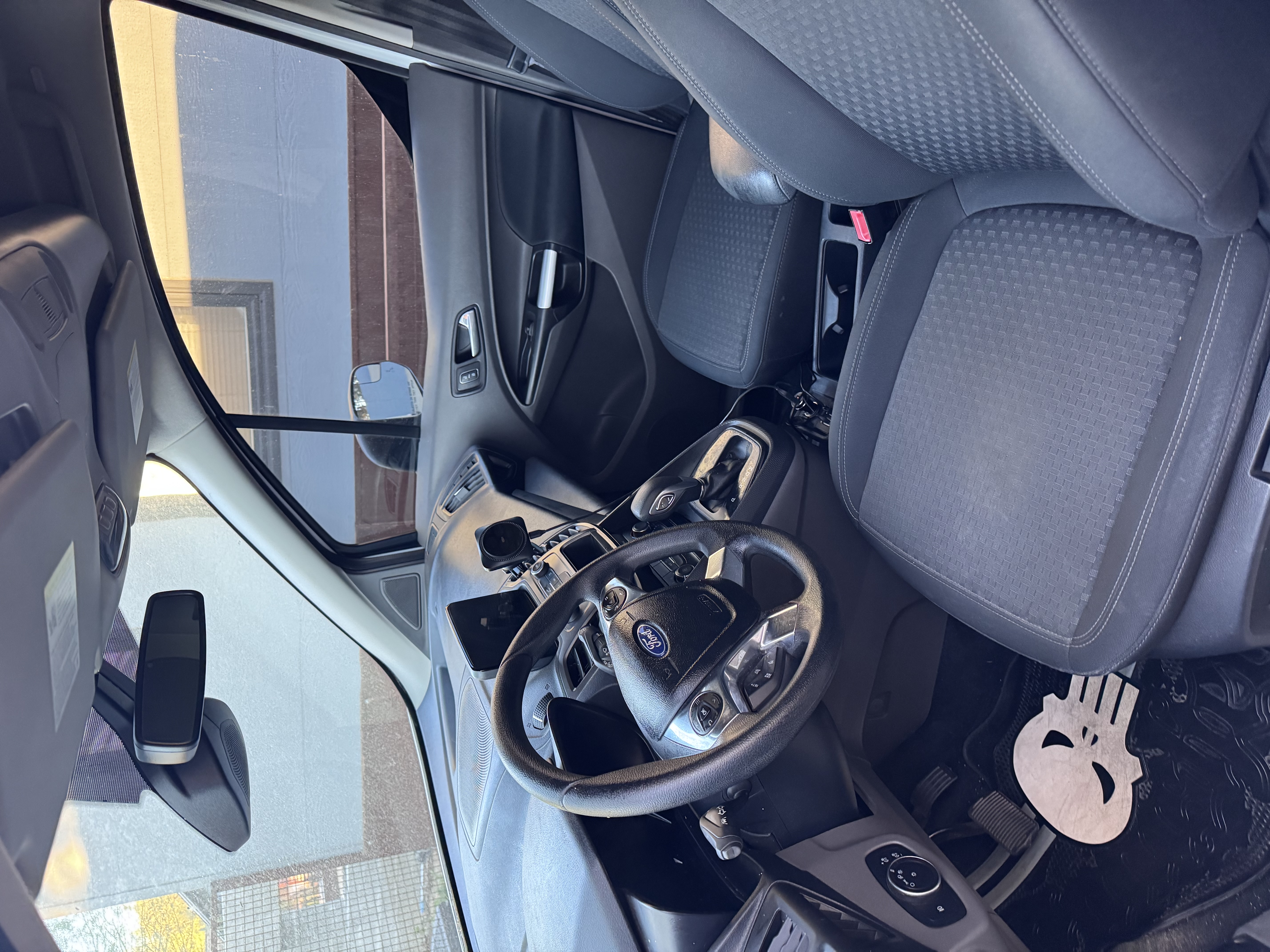 Used 2020 Ford Transit Connect XLT FWD image 19