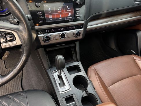 Used 2017 Subaru Outback 3.6R Touring w/ Popular Package #5A image 10