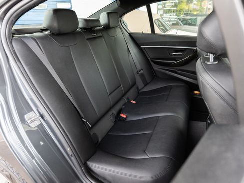 Used 2017 BMW 330i xDrive Sedan w/ Premium Package image 28