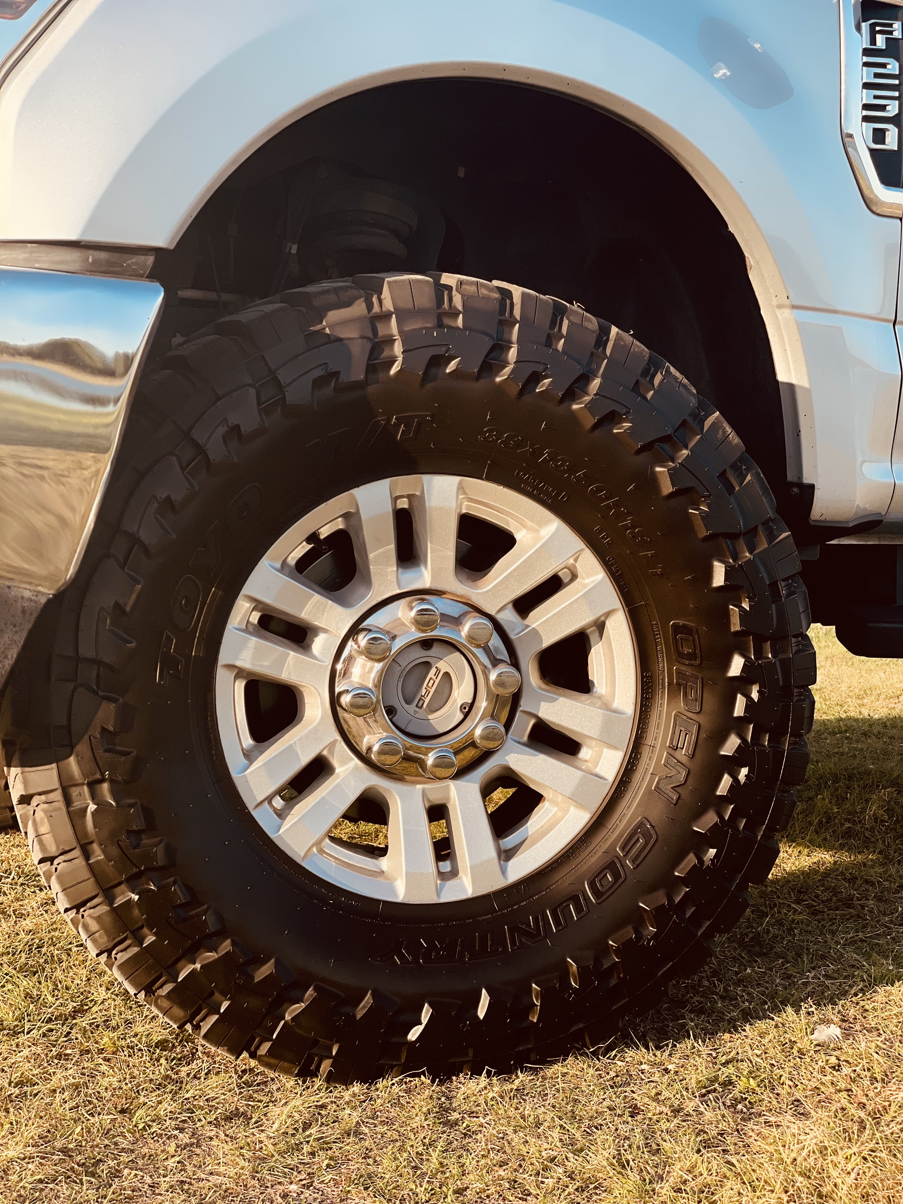 Used 2019 Ford F250 XLT w/ XLT Value Package AWD/4WD image 2