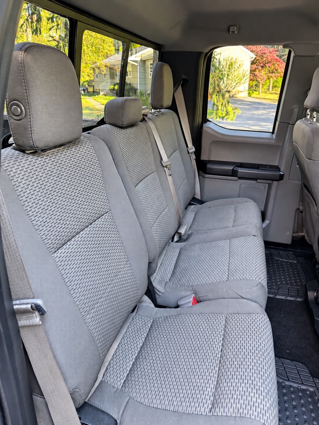 Used 2015 Ford F150 XLT w/ Equipment Group 302A Luxury AWD/4WD image 11