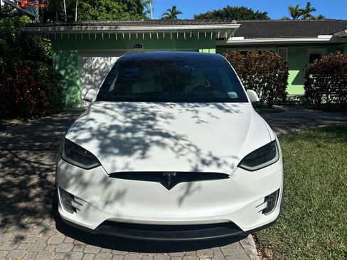 Used 2017 Tesla Model X 100D image 1