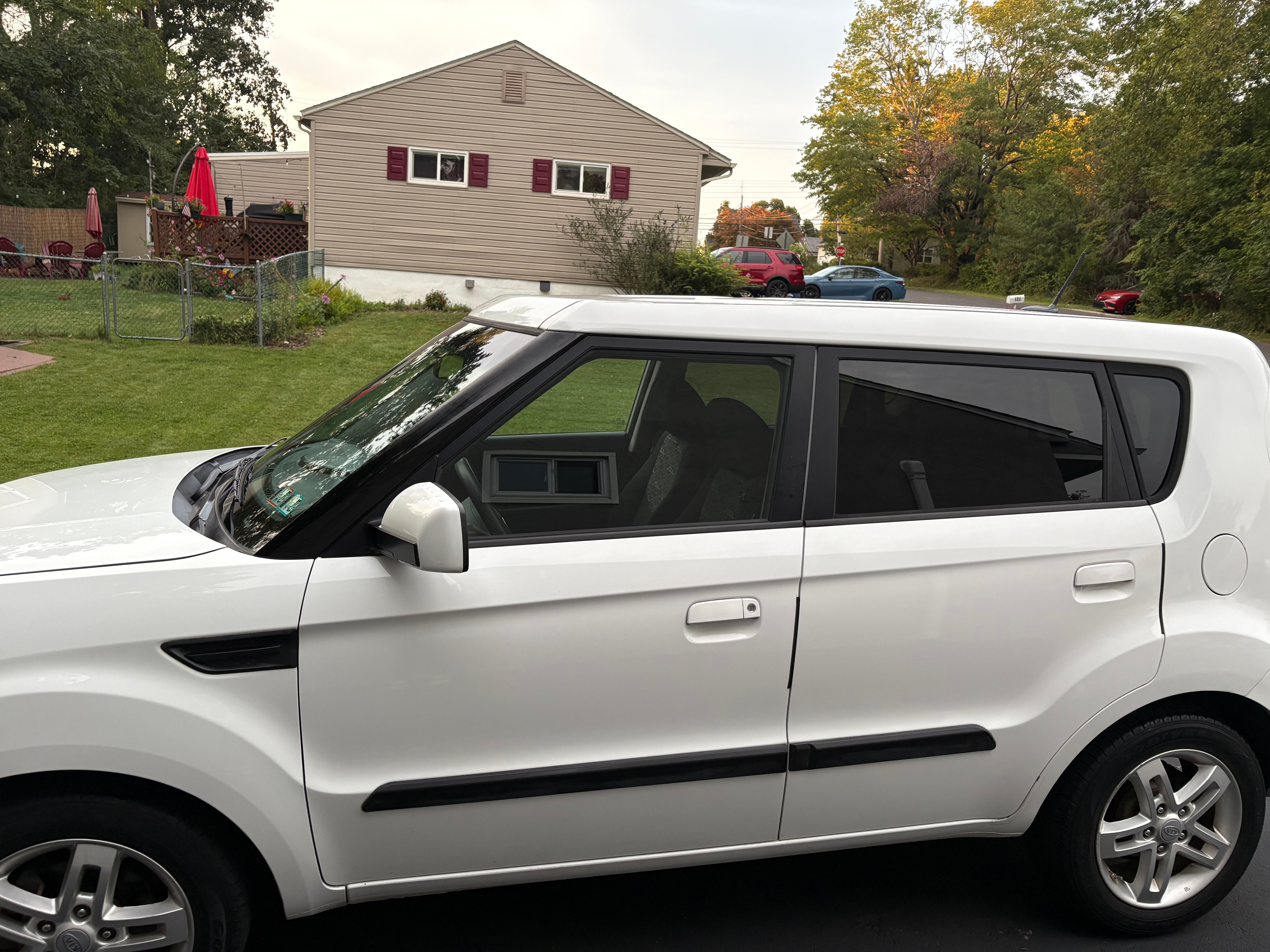 Used 2010 Kia Soul + FWD image 2