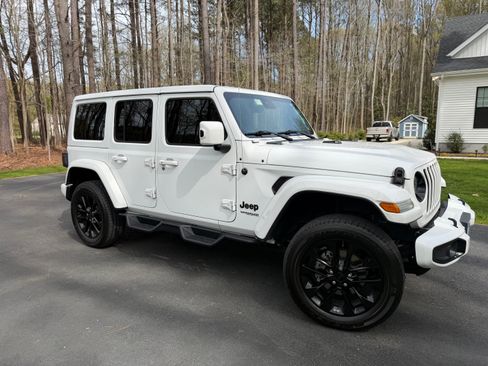 Used 2021 Jeep Wrangler Unlimited Sahara image 1