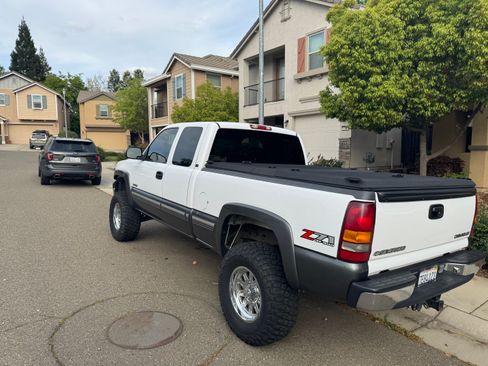 Used 2000 Chevrolet Silverado 1500 LS w/ Off-Road Chassis Pkg image 14