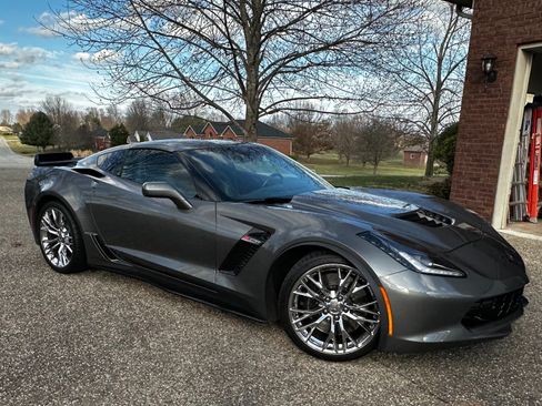 Used 2015 Chevrolet Corvette Z06 w/ 3LZ Preferred Equipment Group image 1
