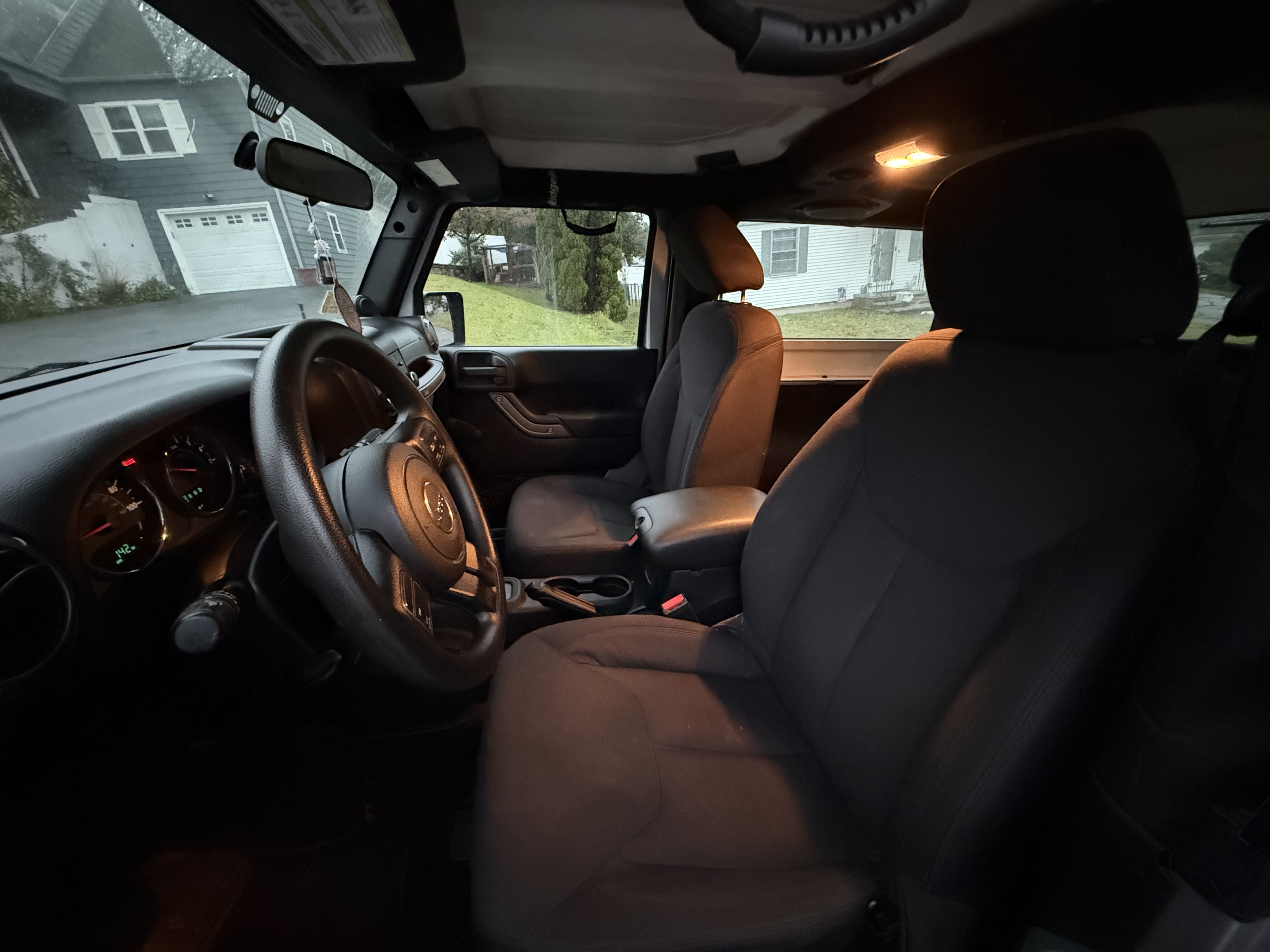 Used 2013 Jeep Wrangler Sport AWD/4WD image 6