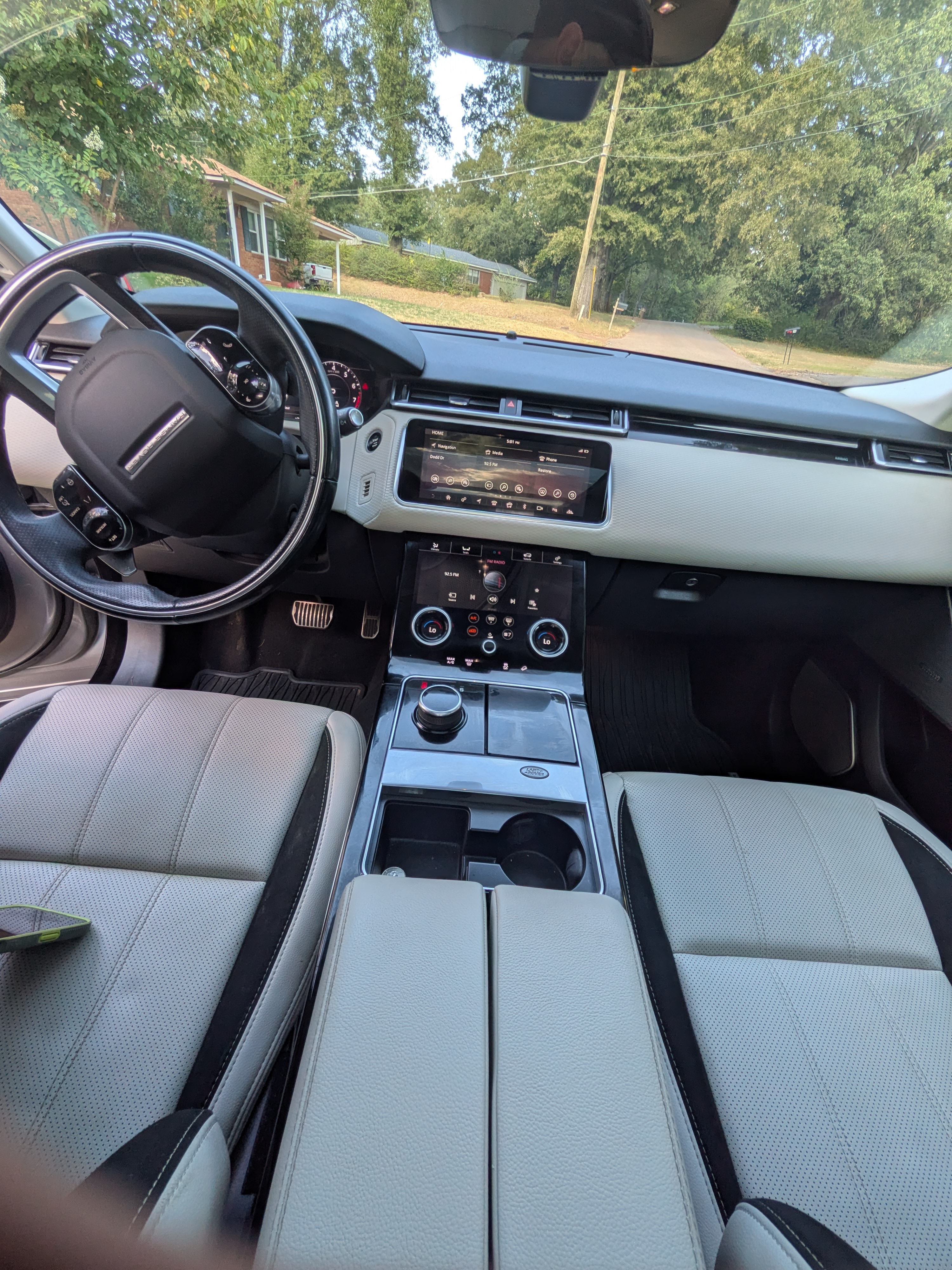 Used 2020 Land Rover Range Rover Velar R-Dynamic S AWD/4WD image 9