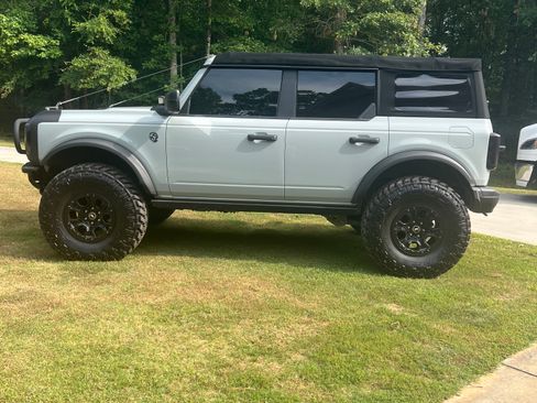 Used 2022 Ford Bronco Badlands image 10