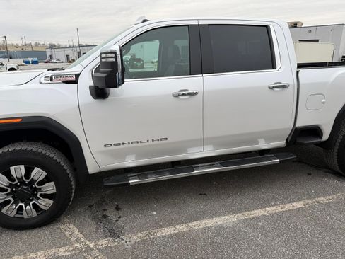 Used 2025 GMC Sierra 2500 Denali w/ Denali Reserve Package image 5