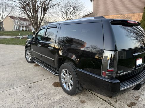 Used 2012 GMC Yukon XL Denali image 2