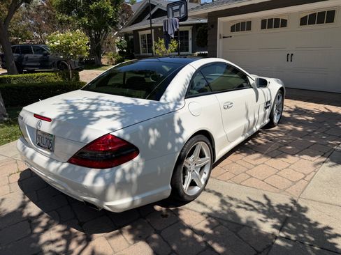 Used 2012 Mercedes-Benz SL 550 image 30