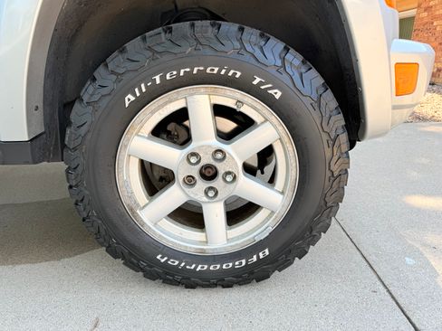Used 2005 Jeep Liberty Limited AWD/4WD image 21