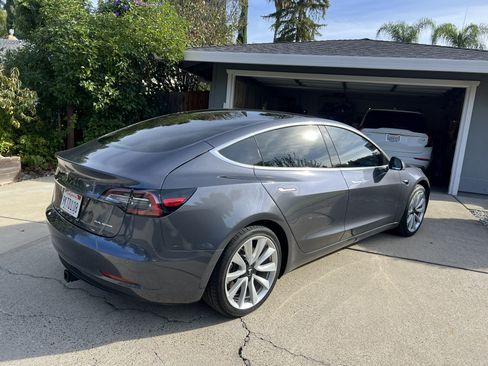 Used 2018 Tesla Model 3 Long Range image 6