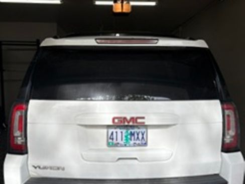 Used 2016 GMC Yukon SLT w/ HD Trailering Package AWD/4WD image 4