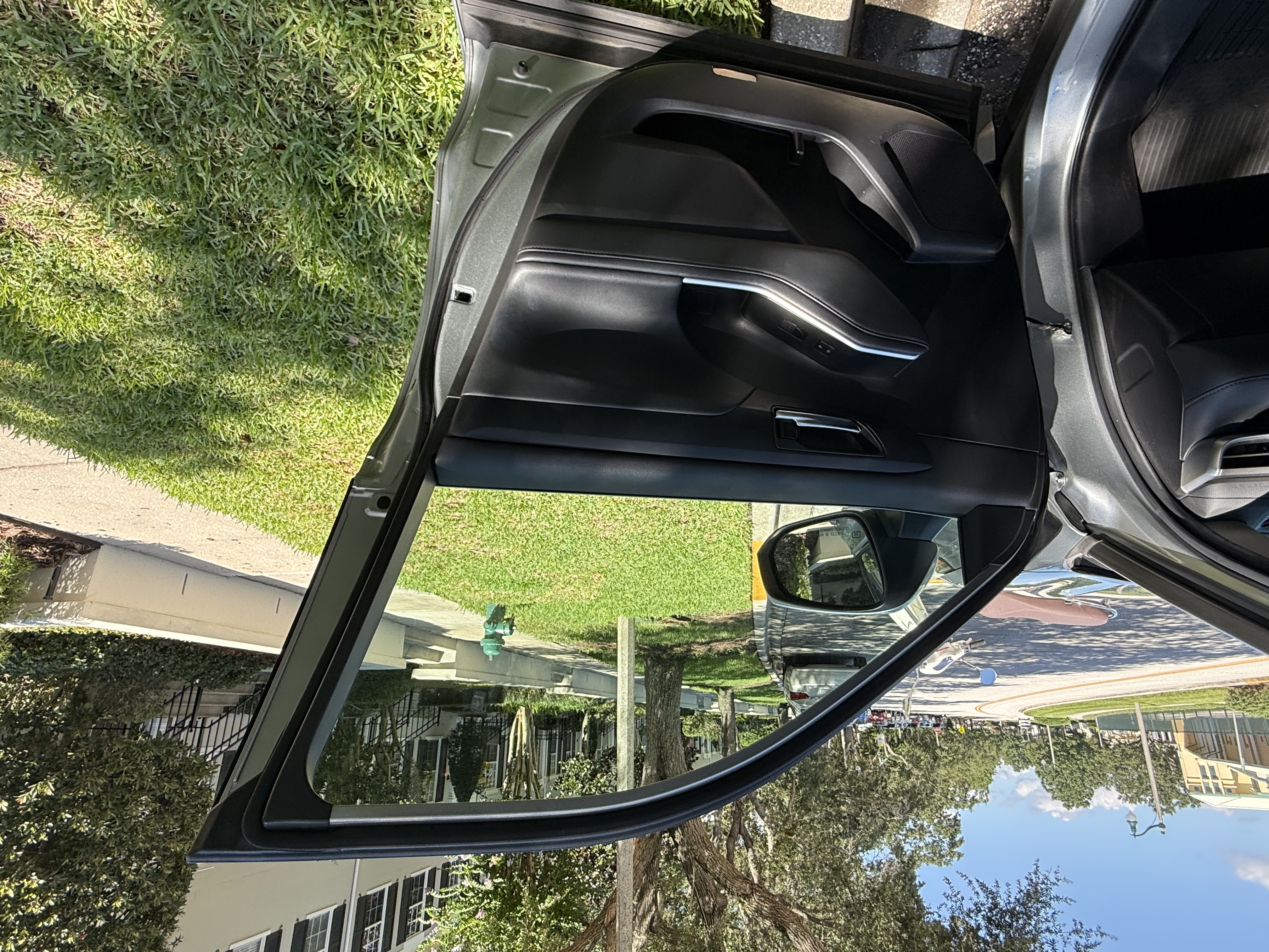 Used 2022 Toyota Highlander XLE FWD image 17
