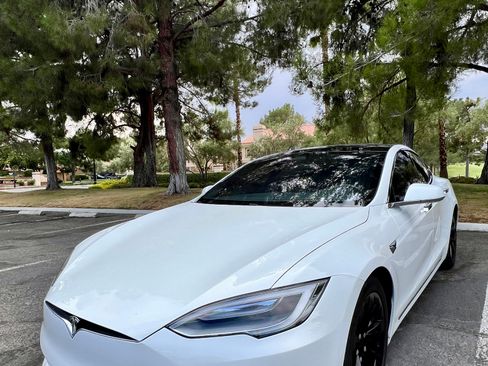 Used 2016 Tesla Model S 60D image 5