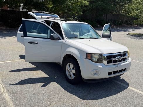 Used 2009 Ford Escape XLT FWD image 2