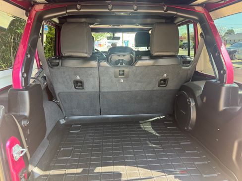 Used 2021 Jeep Wrangler Unlimited Rubicon image 13