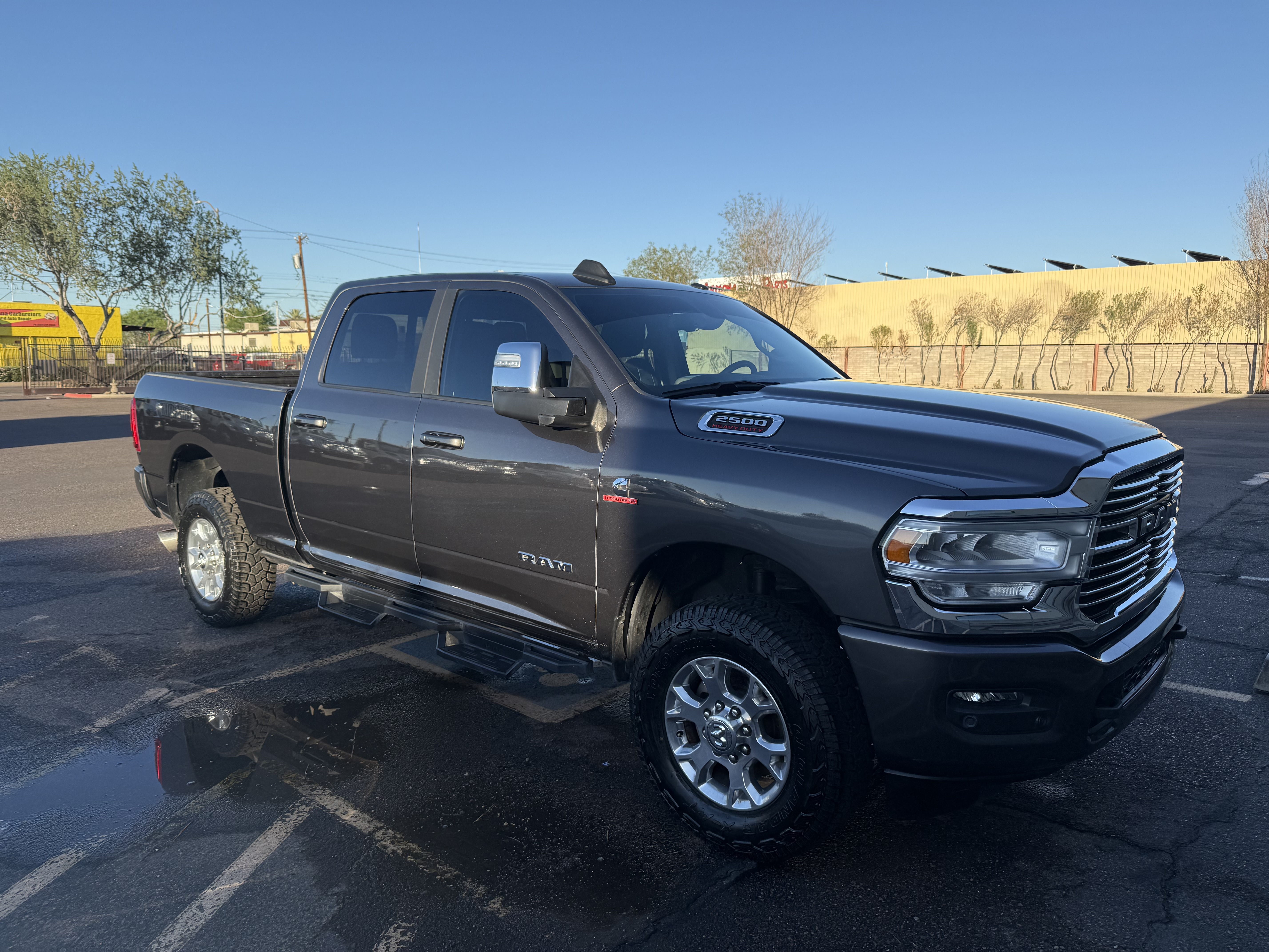 Used 2023 RAM 2500 Laramie AWD/4WD image 2