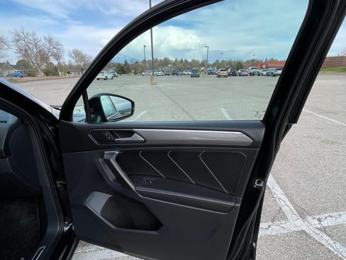 Used 2023 Volkswagen Tiguan SE R-Line image 18