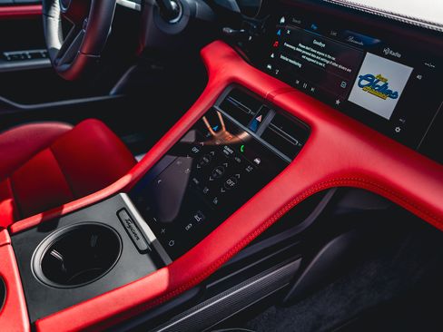 Used 2025 Porsche Taycan GTS image 26