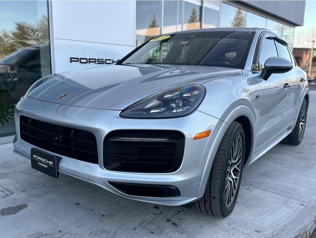 Used 2022 Porsche Cayenne GTS AWD/4WD image 2