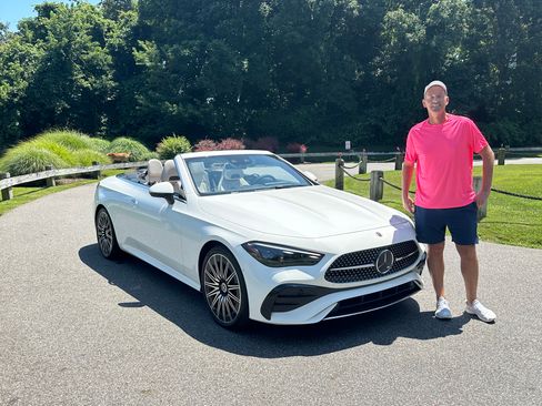 Used 2024 Mercedes-Benz CLE 450 4MATIC Cabriolet image 2