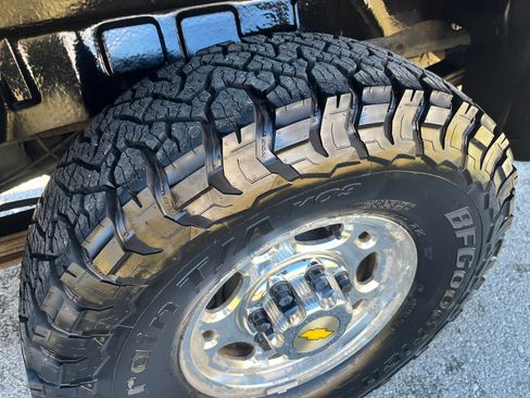 Used 2006 Chevrolet Silverado 2500 LT w/ Heavy-Duty Power Package image 17