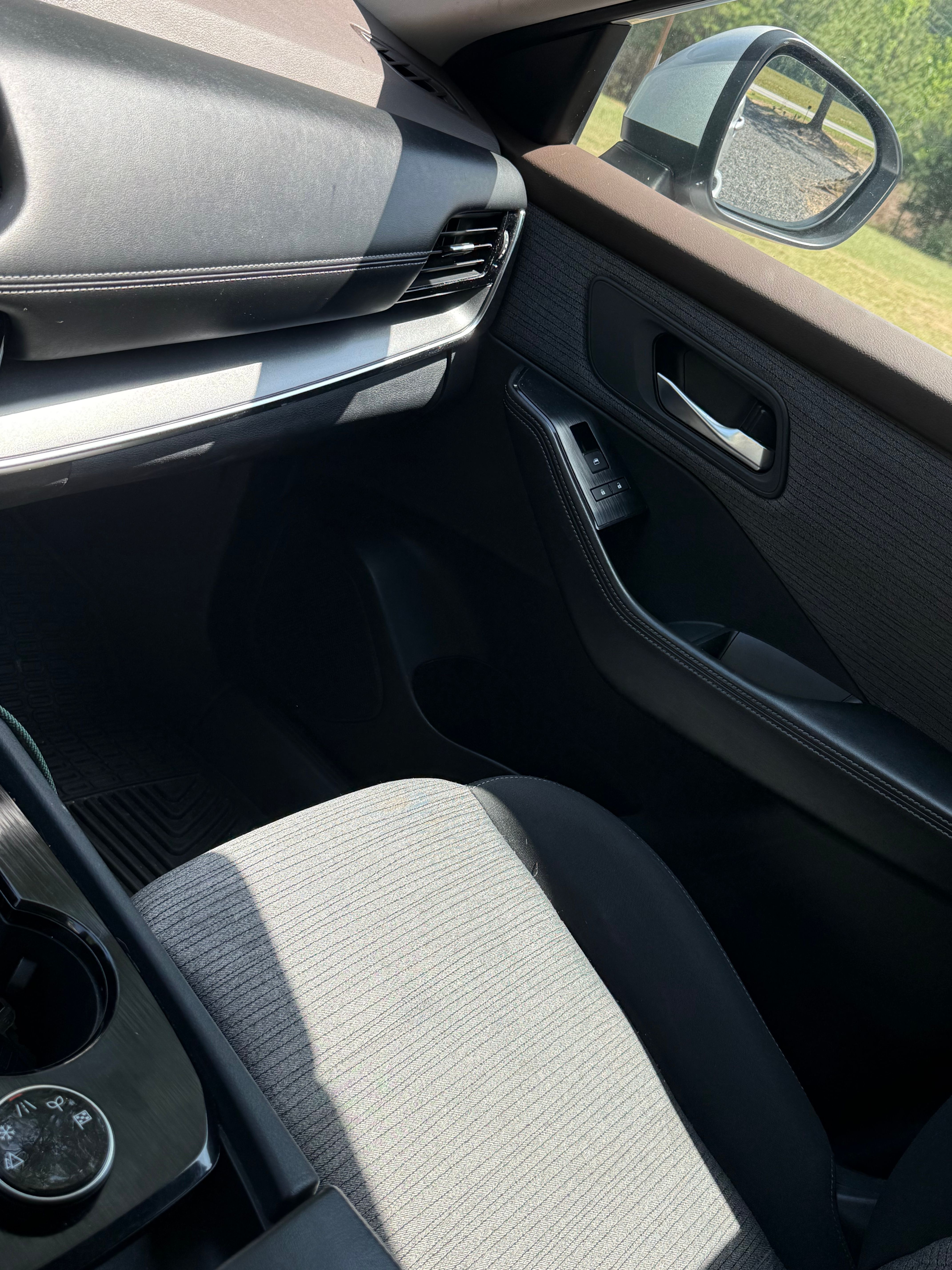 Used 2021 Nissan Rogue SV AWD/4WD image 13
