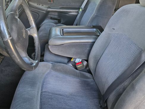 Used 2001 Chevrolet Silverado 1500 LS w/ Firm Ride Suspension Pkg image 8