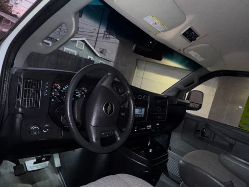 Used 2017 Chevrolet Express 3500 LT w/ LT Preferred Equipment Group image 8