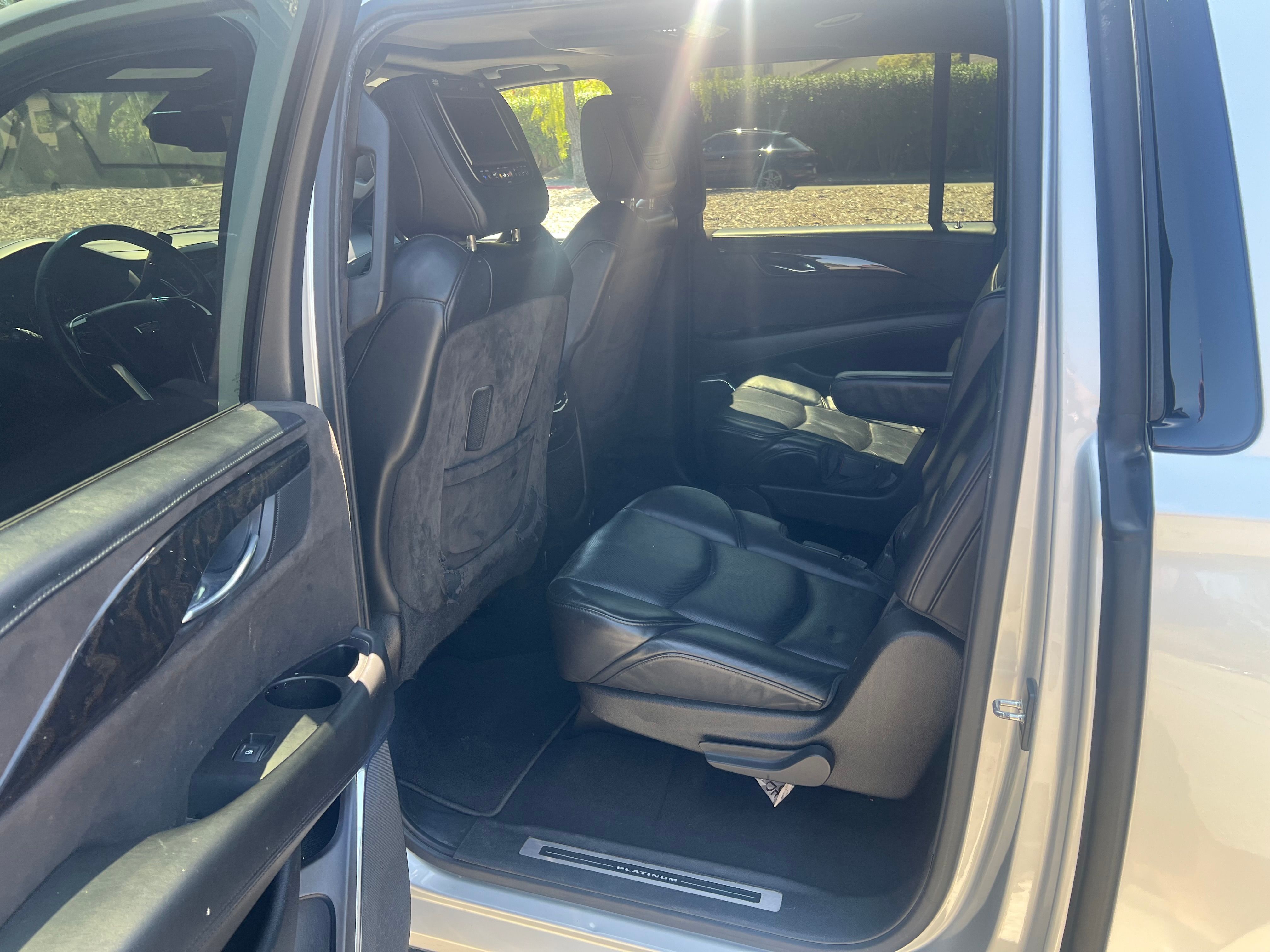 Used 2015 Cadillac Escalade ESV Platinum AWD/4WD image 10